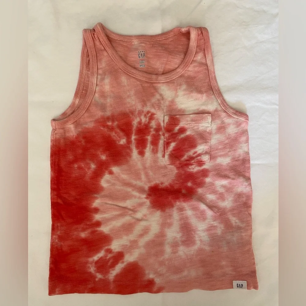 Bundle of 4 GAP toddler tank tops - size 2T